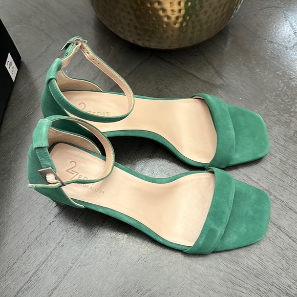 27 EDIT Naturalizer Iriss Ankle Strap Sandal (Wide) - Picture 7 of 11